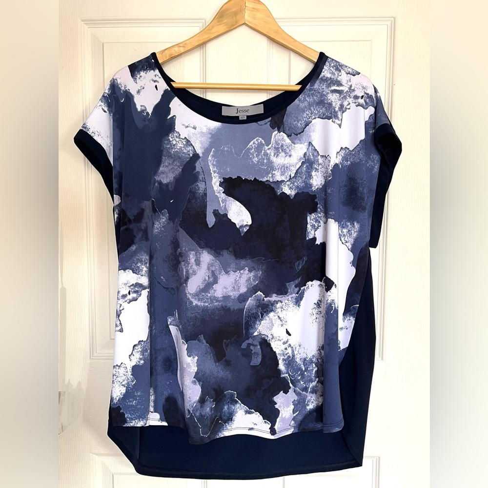 🌊 Jesse Jeans Flowy Women's Navy and White Abstract Watercolour Top XL